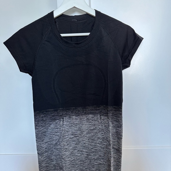 🍋 RARE Lululemon Swiftly Tech Short Sleeve Crew Size 6 - Picture 3 of 8
